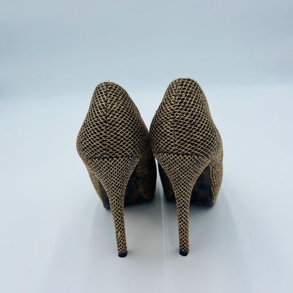 BETTIE PAGE GOLD METALLIC SPRJLE EYELET HEEL PUMPS - Picture 5 of 7